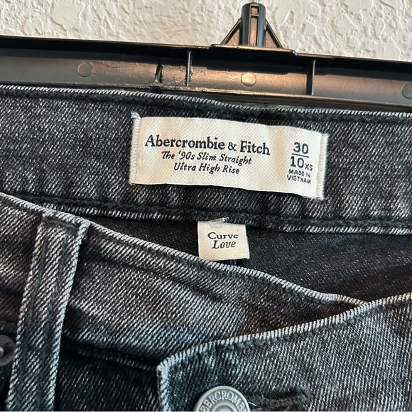 NEW Abercrombie & Fitch Curve Love Ultra High Rise 90s Slim Straight Jeans Cross - Picture 9 of 15